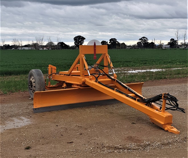 12' Tow Behind Road Grader Machinery & Equipment